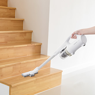 イメージ：階段を掃除する